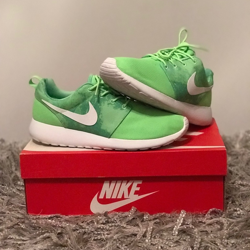 Nike Roshe Run Print- Flash Lime/White Shoes